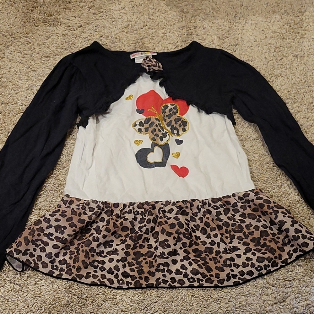 Size 7/8 long sleeve shirt